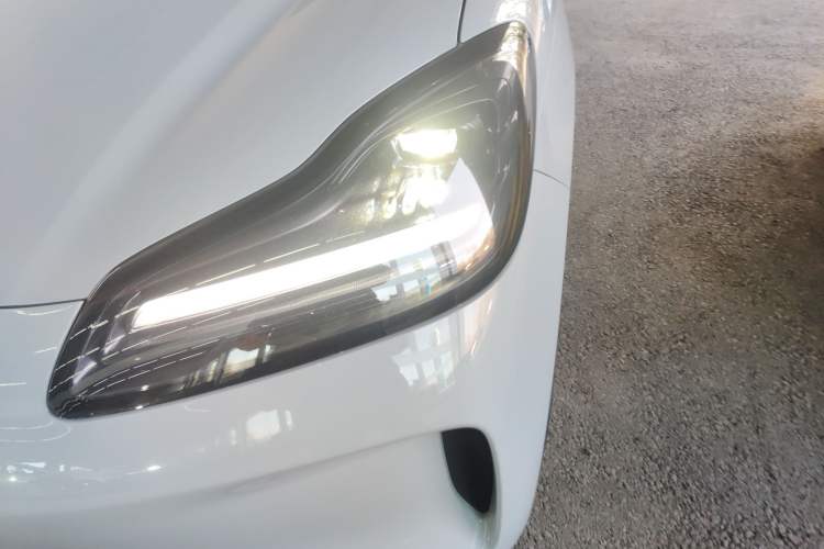 Used Wuling Bingo PLUS 2024 510 km Flagship Edition Four-Seater Version Left Front Headlight