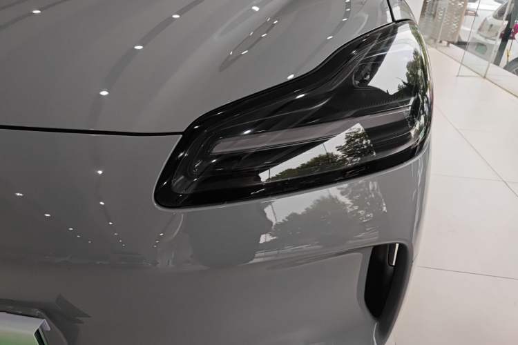 Used Wuling Bingo PLUS 2024 510 km Flagship Edition Four-Seater Version Left Front Headlight