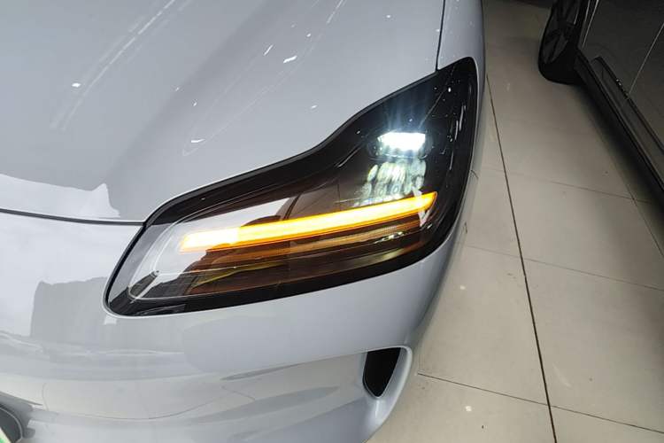 Used Wuling Bingo PLUS 2024 401 km Flagship Edition Four-Seater Version Left Front Headlight