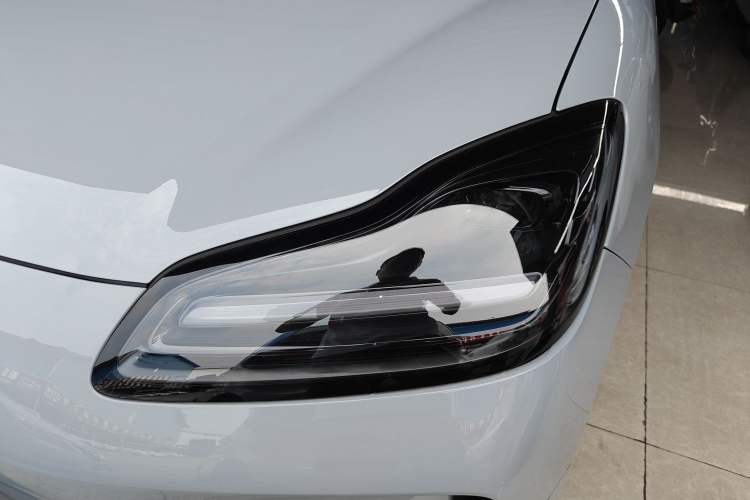 Used Wuling Bingo PLUS 2024 510 km Flagship Edition Four-Seater Version Left Front Headlight