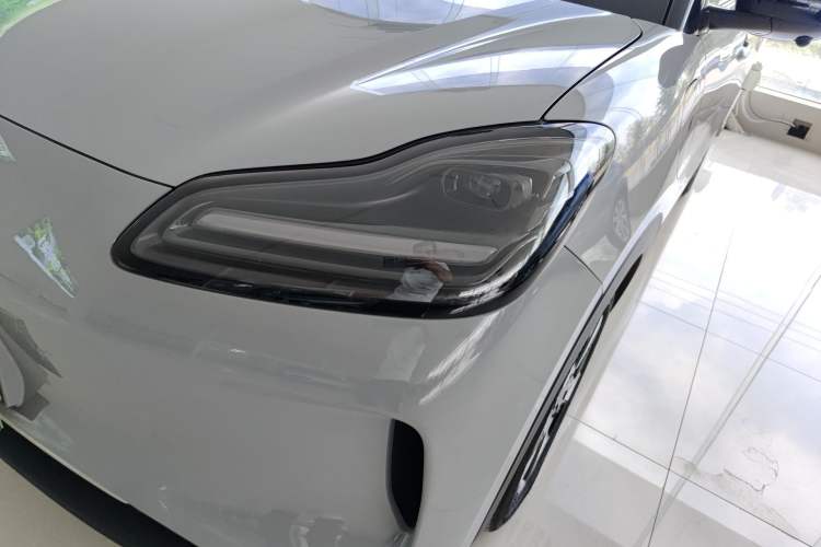 Used Wuling Bingo PLUS 2024 510 km Flagship Edition Four-Seater Version Left Front Headlight
