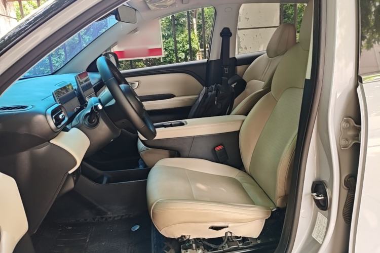 Used Wuling Bingo PLUS 2024 330 km Range Five-Seater Version Left Front Seat