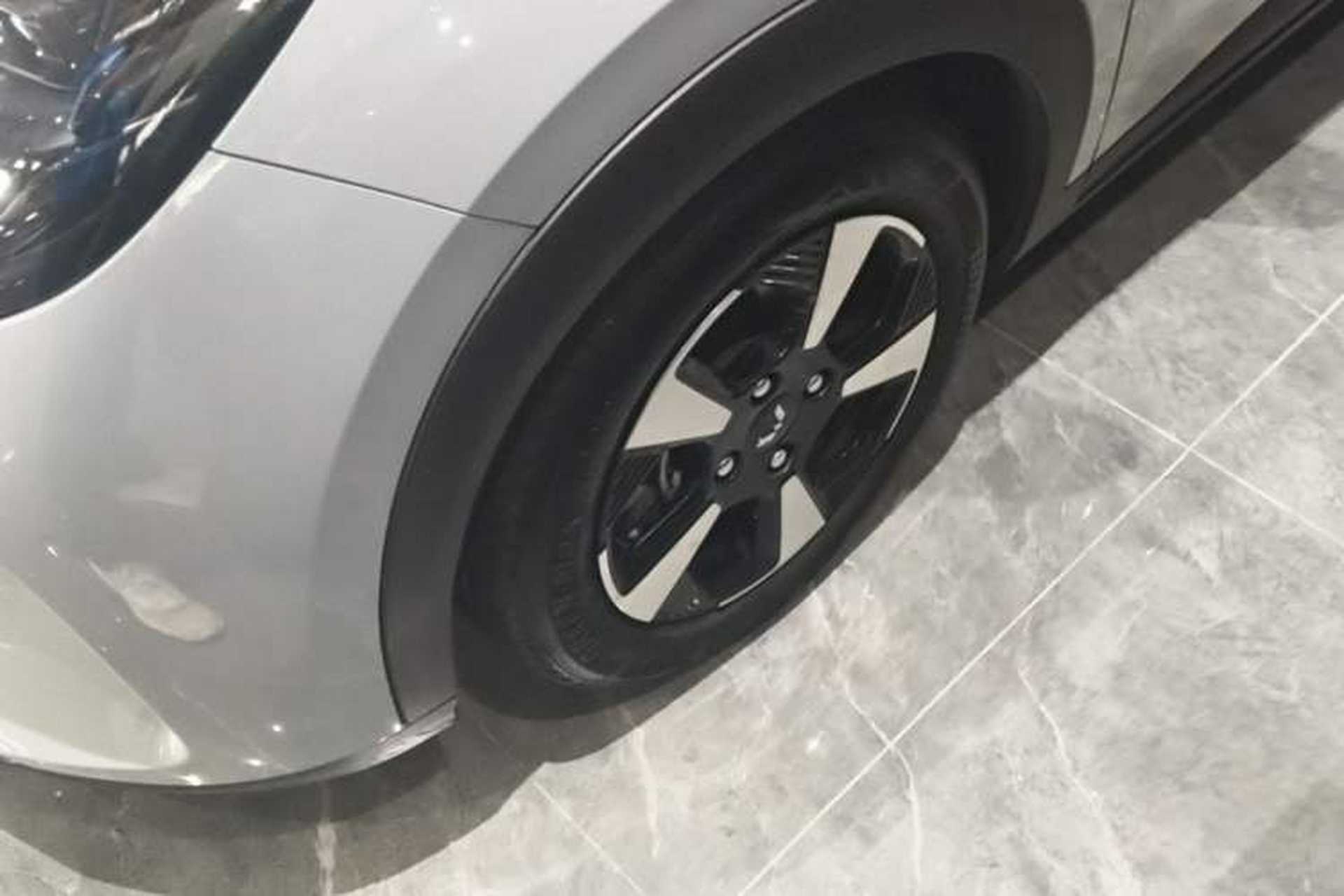 Used Wuling Bingo PLUS 2024 510 km Flagship Edition Four-Seater Version Left Front Wheel Hub