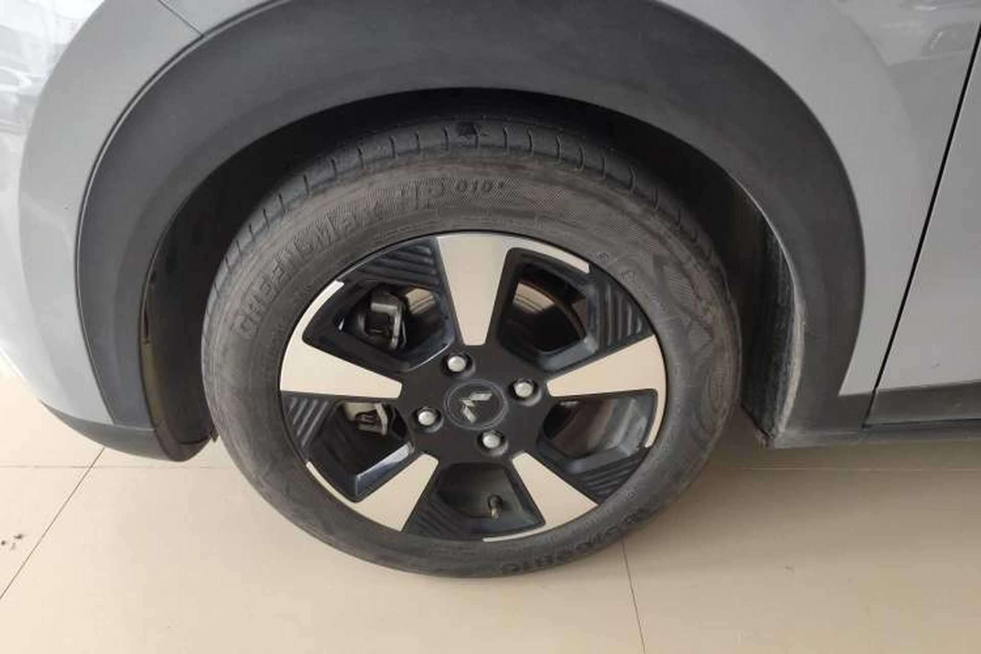Used Wuling Bingo PLUS 2024 510 km Flagship Edition Four-Seater Version Left Front Wheel Hub