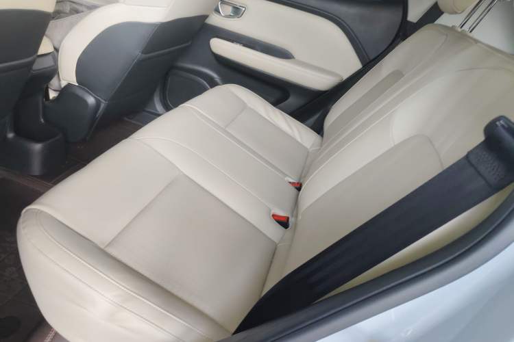 Used Wuling Bingo PLUS 2024 510 km Flagship Edition Four-Seater Version Left Rear Seat