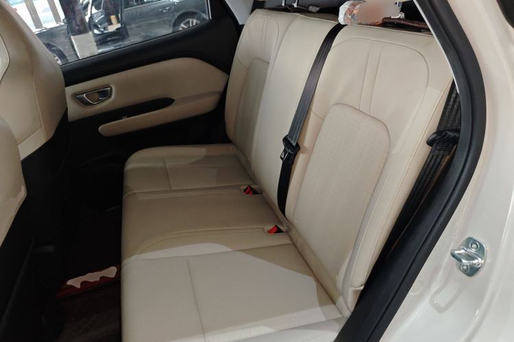 Used Wuling Bingo PLUS 2024 330 km Range Five-Seater Version Left Rear Seat