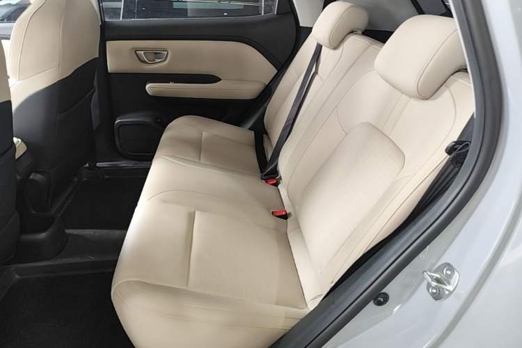 Used Wuling Bingo PLUS 2024 401 km Flagship Edition Four-Seater Version Left Rear Seat