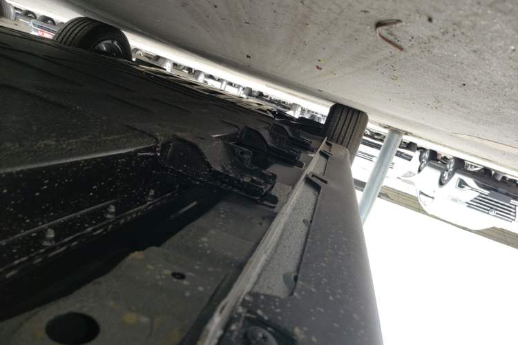 Used Wuling Bingo PLUS 2024 401 km Range 5-Seater Version Left Side Sill