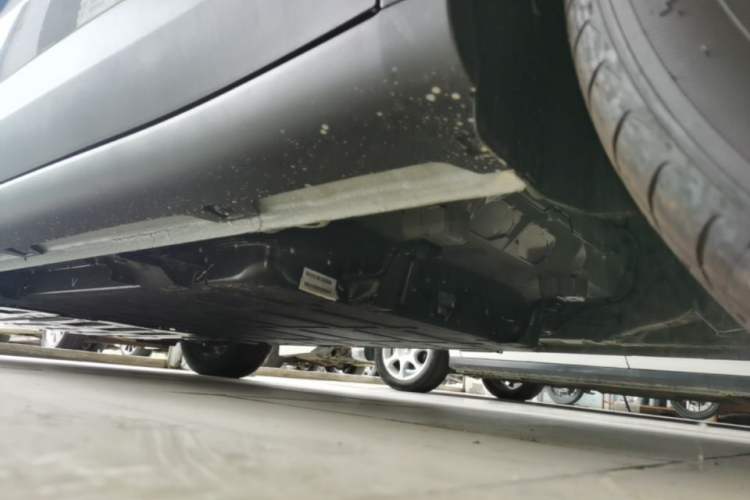 Used Wuling Bingo PLUS 2024 330 km Range Five-Seater Version Left Side Sill