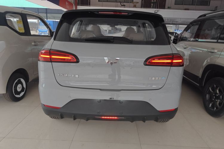 Used Wuling Bingo PLUS 2024 330 km Range Five-Seater Version Rear