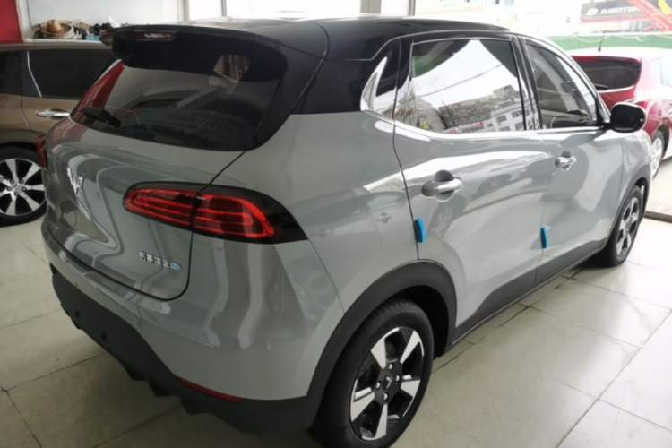 Used Wuling Bingo PLUS 2024 330 km Range Five-Seater Version Rear Right 45 Deg