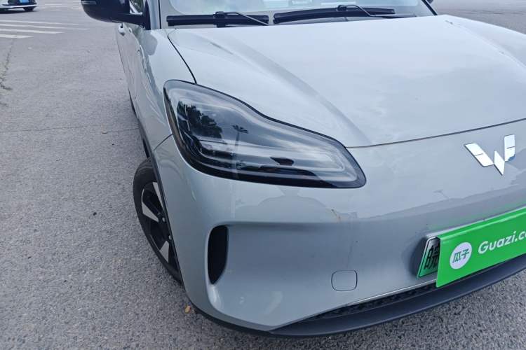 Used Wuling Bingo PLUS 2024 510 km Flagship Edition Four-Seater Version Right Front Headlight