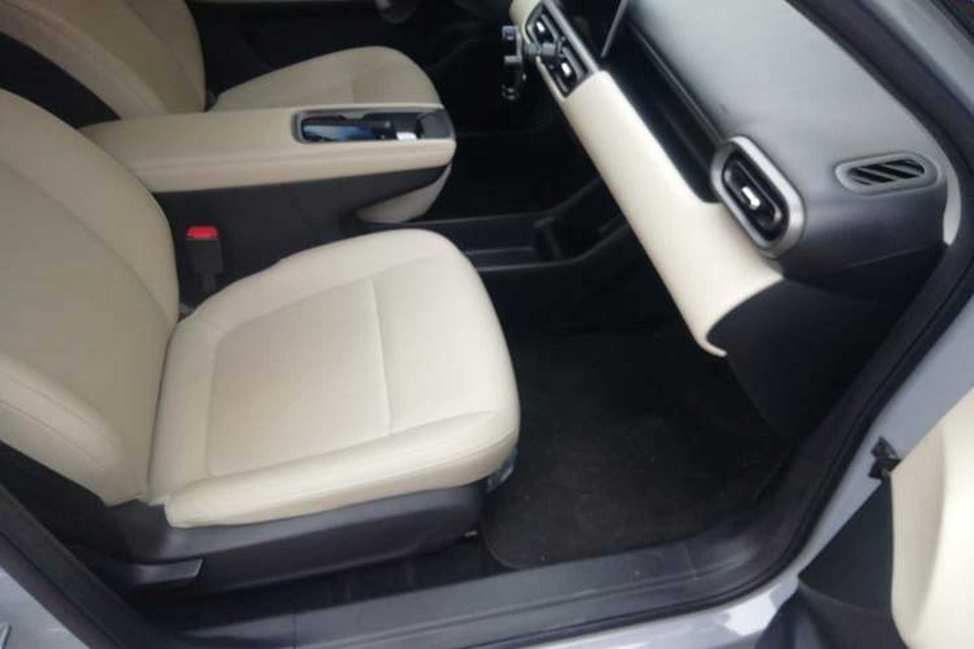 Used Wuling Bingo PLUS 2024 510 km Range 5-Seater Version Right Front Seat