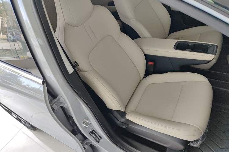 Used Wuling Bingo PLUS 2024 510 km Flagship Edition Four-Seater Version Right Front Seat