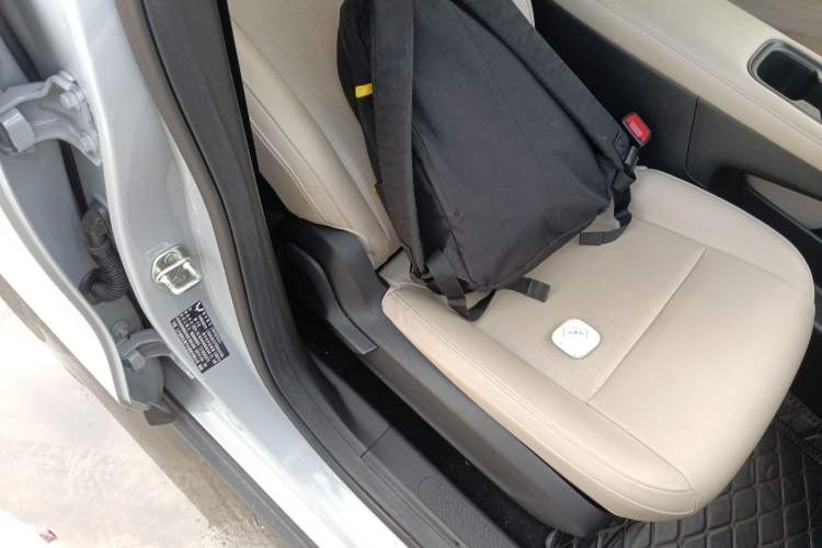 Used Wuling Bingo PLUS 2024 330 km Range Five-Seater Version Right Front Seat