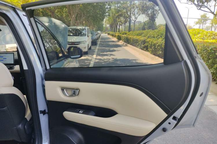 Used Wuling Bingo PLUS 2024 510 km Flagship Edition Four-Seater Version Right Rear Door Interior