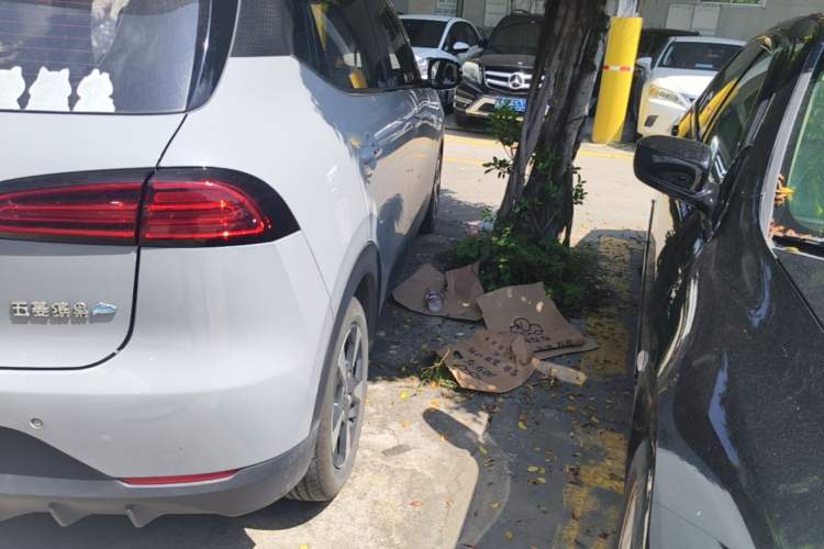 Used Wuling Bingo PLUS 2024 510 km Flagship Edition Four-Seater Version Right Rear Taillight
