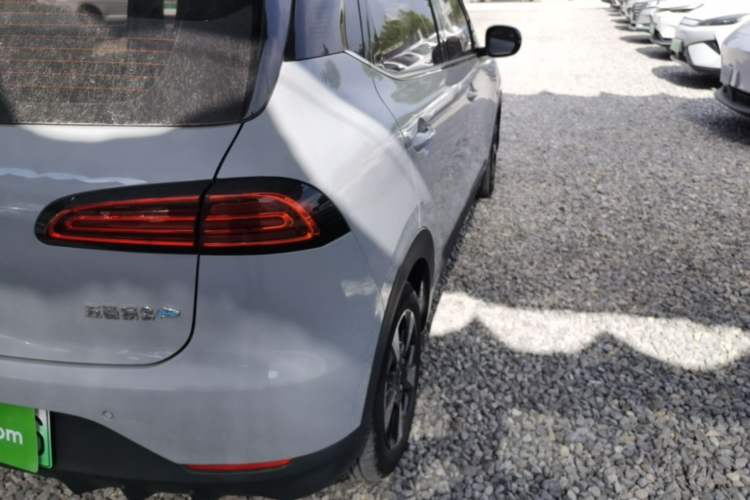 Used Wuling Bingo PLUS 2024 510 km Flagship Edition Four-Seater Version Right Rear Taillight