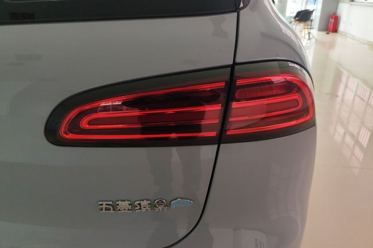 Used Wuling Bingo PLUS 2024 510 km Flagship Edition Four-Seater Version Right Rear Taillight