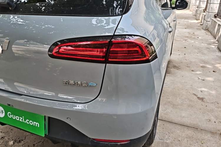 Used Wuling Bingo PLUS 2024 330 km Range Five-Seater Version Right Rear Taillight