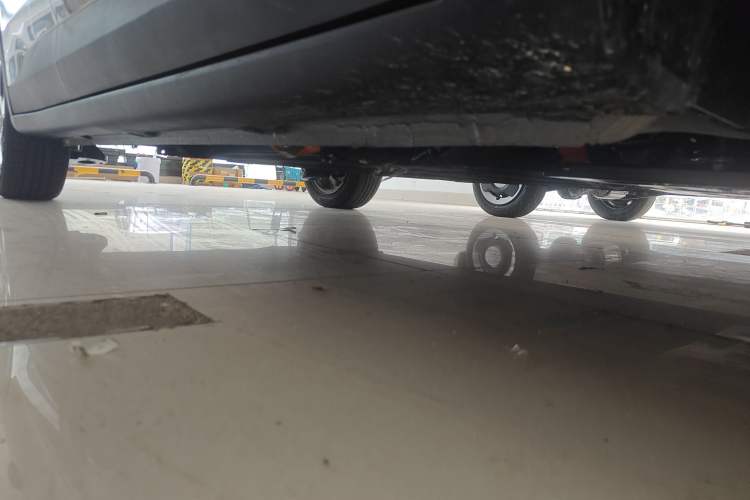 Used Wuling Bingo PLUS 2024 330 km Range Five-Seater Version Right Side Sill