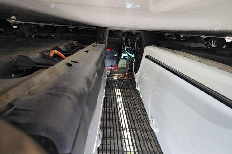 Used Wuling Bingo PLUS 2024 401 km Flagship Edition Four-Seater Version Right Side Sill