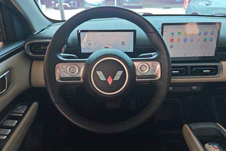 Used Wuling Bingo PLUS 2024 330 km Range Five-Seater Version Steering Wheel