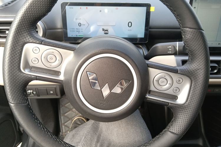 Used Wuling Bingo PLUS 2024 330 km Range Five-Seater Version Steering Wheel