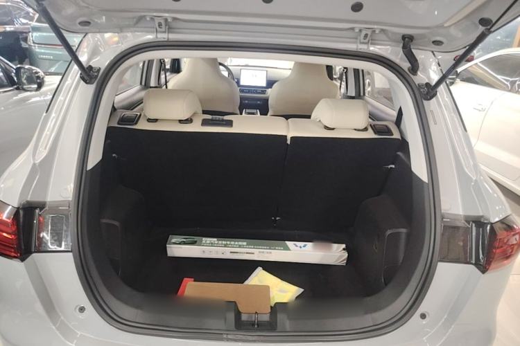 Used Wuling Bingo PLUS 2024 510 km Range 5-Seater Version Trunk