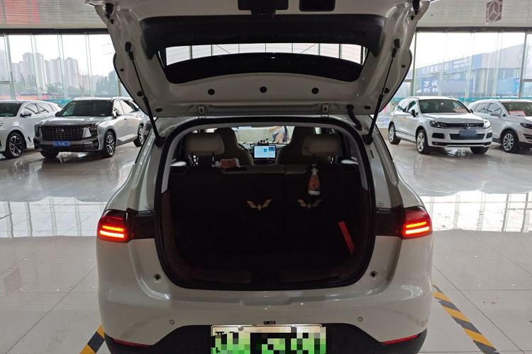 Used Wuling Bingo PLUS 2024 330 km Range Five-Seater Version Trunk