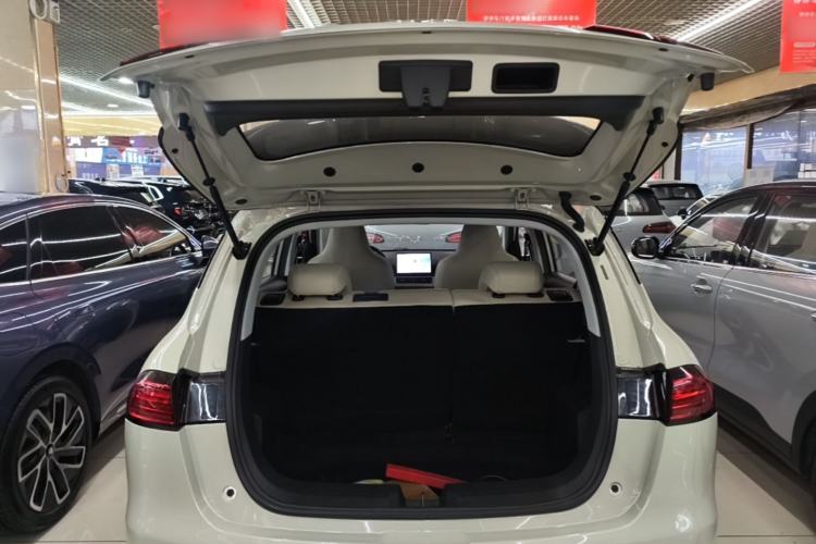 Used Wuling Bingo PLUS 2024 401 km Range 5-Seater Version Trunk
