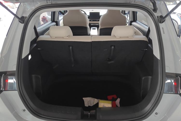 Used Wuling Bingo PLUS 2024 510 km Flagship Edition Four-Seater Version Trunk
