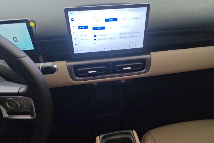 Used Wuling Bingo PLUS 2024 510 km Range 5-Seater Version Audio And AC Panel
