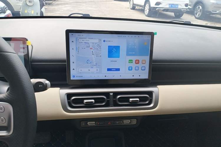 Used Wuling Bingo PLUS 2024 330 km Range Five-Seater Version Audio And AC Panel
