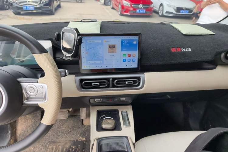 Used Wuling Bingo PLUS 2024 510 km Range 5-Seater Version Audio And AC Panel