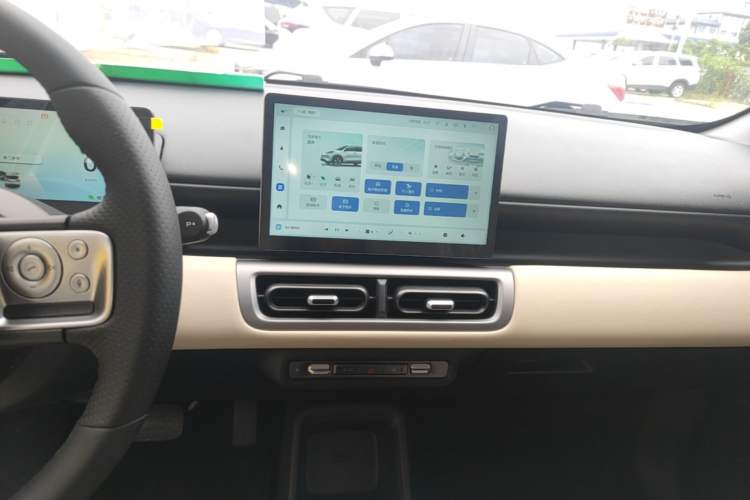 Used Wuling Bingo PLUS 2024 510 km Range 5-Seater Version Audio And AC Panel
