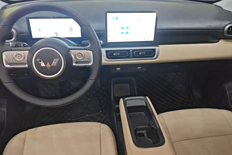 Used Wuling Bingo PLUS 2024 330 km Range Five-Seater Version Audio And AC Panel