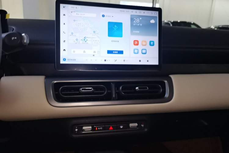 Used Wuling Bingo PLUS 2024 330 km Range Five-Seater Version Audio And AC Panel