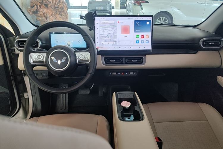 Used Wuling Bingo PLUS 2024 510 km Range 5-Seater Version Center Console