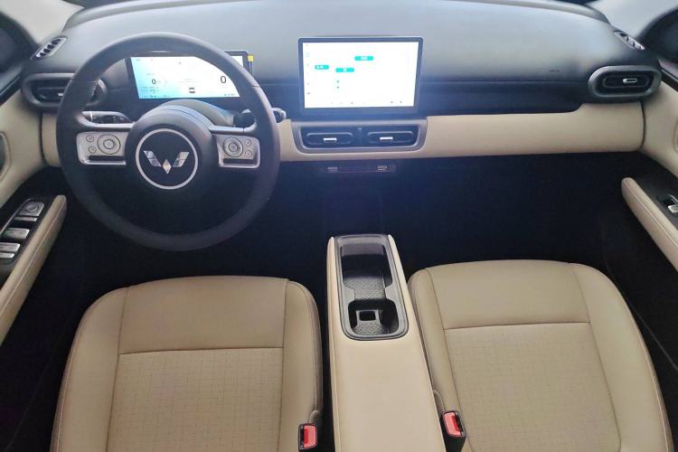 Used Wuling Bingo PLUS 2024 510 km Range 5-Seater Version Center Console