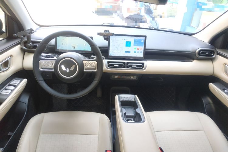 Used Wuling Bingo PLUS 2024 510 km Range 5-Seater Version Center Console
