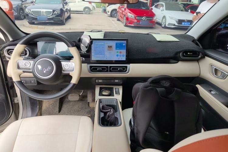 Used Wuling Bingo PLUS 2024 510 km Range 5-Seater Version Center Console