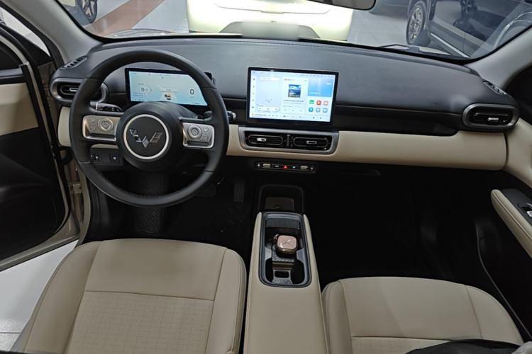Used Wuling Bingo PLUS 2024 401 km Range 5-Seater Version Center Console