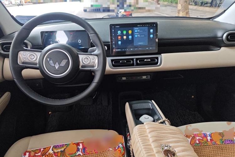 Used Wuling Bingo PLUS 2024 401 km Range 5-Seater Version Center Console