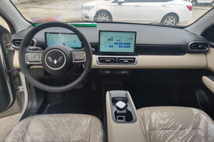 Used Wuling Bingo PLUS 2024 510 km Range 5-Seater Version Center Console