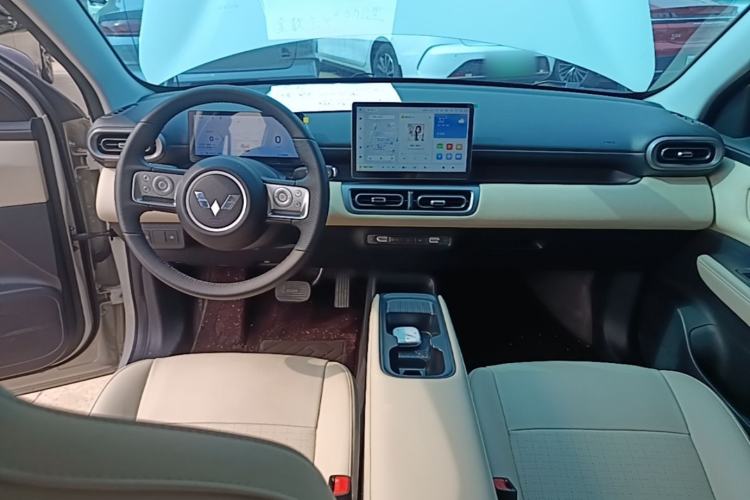 Used Wuling Bingo PLUS 2024 401 km Range 5-Seater Version Center Console