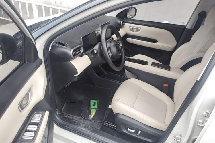 Used Wuling Bingo PLUS 2024 330 km Range Five-Seater Version Driver Seat
