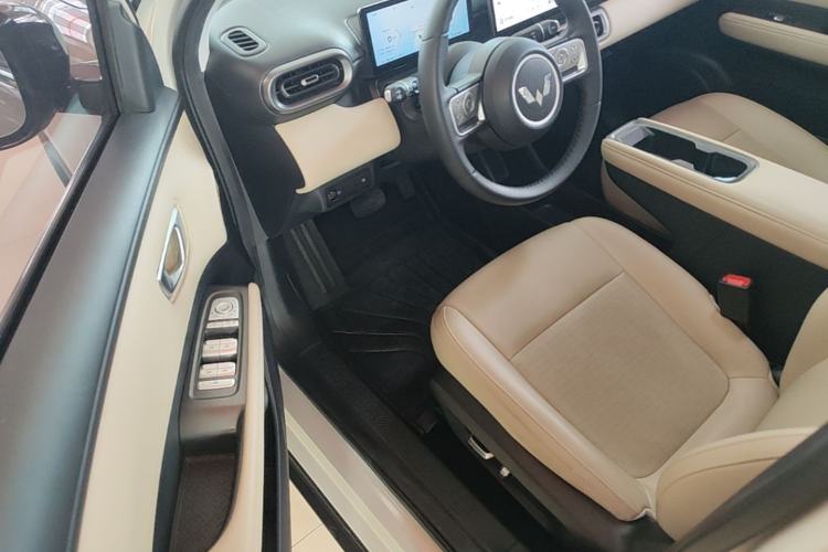 Used Wuling Bingo PLUS 2024 510 km Range 5-Seater Version Driver Seat