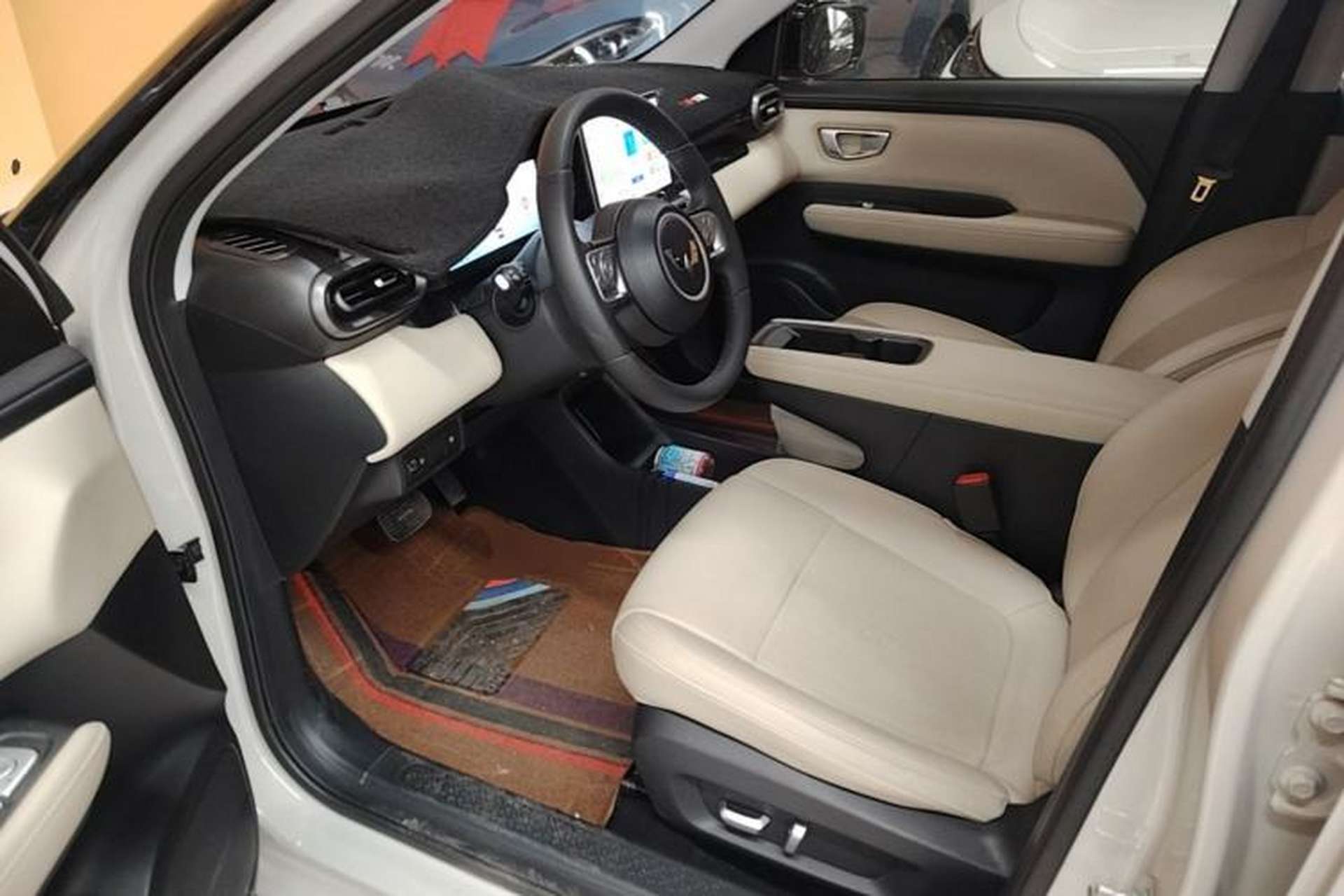 Used Wuling Bingo PLUS 2024 330 km Range Five-Seater Version Driver Seat