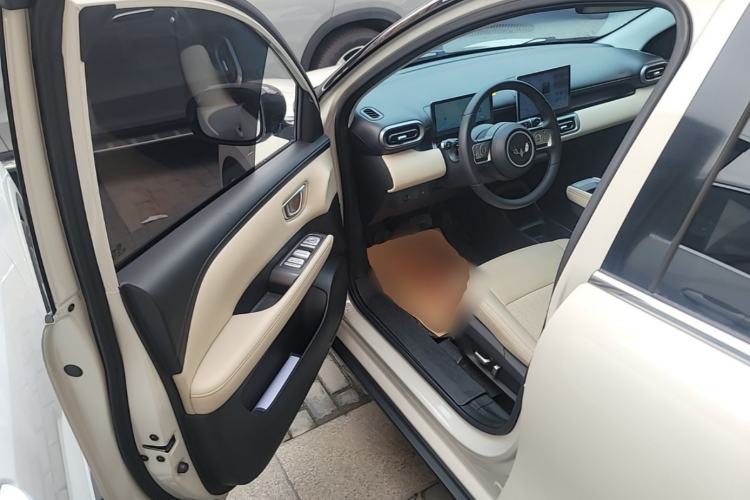 Used Wuling Bingo PLUS 2024 330 km Range Five-Seater Version Driver Seat